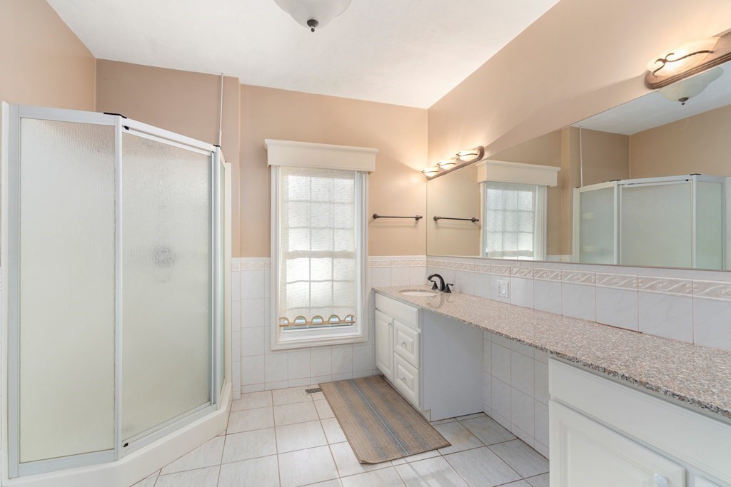 67 Smith Street Wellesley, MA 02482 - Photo 12 of 27