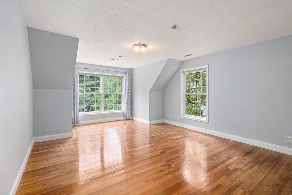 67 Smith Street Wellesley, MA 02482 - Photo 15 of 27