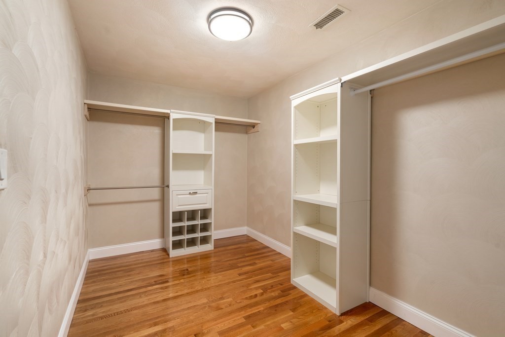 67 Smith Street Wellesley, MA 02482 - Photo 16 of 27