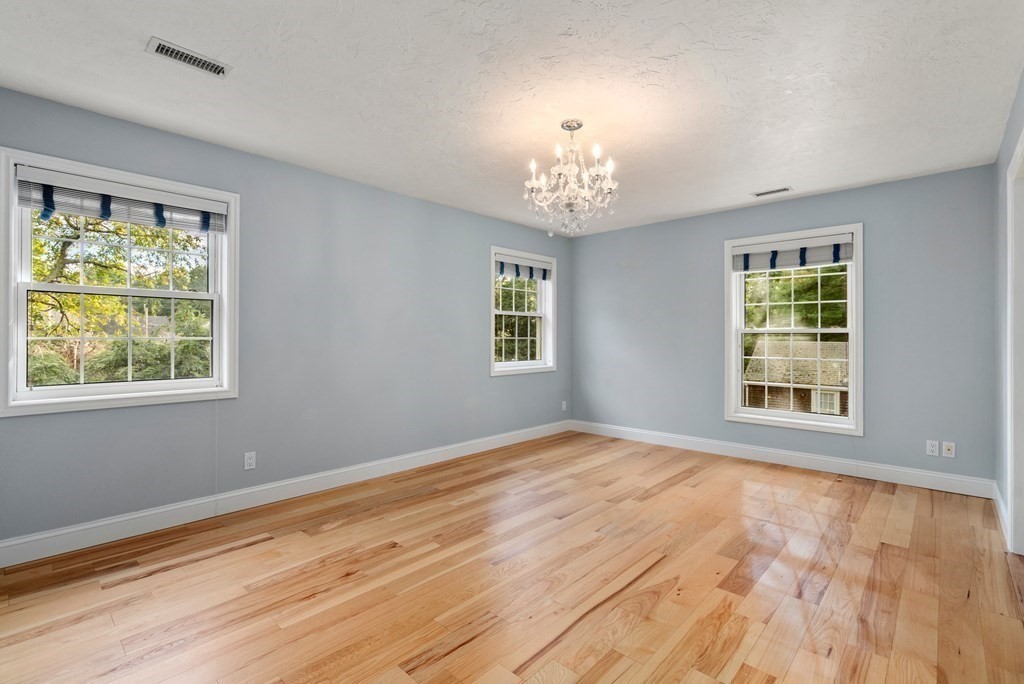 67 Smith Street Wellesley, MA 02482 - Photo 19 of 27