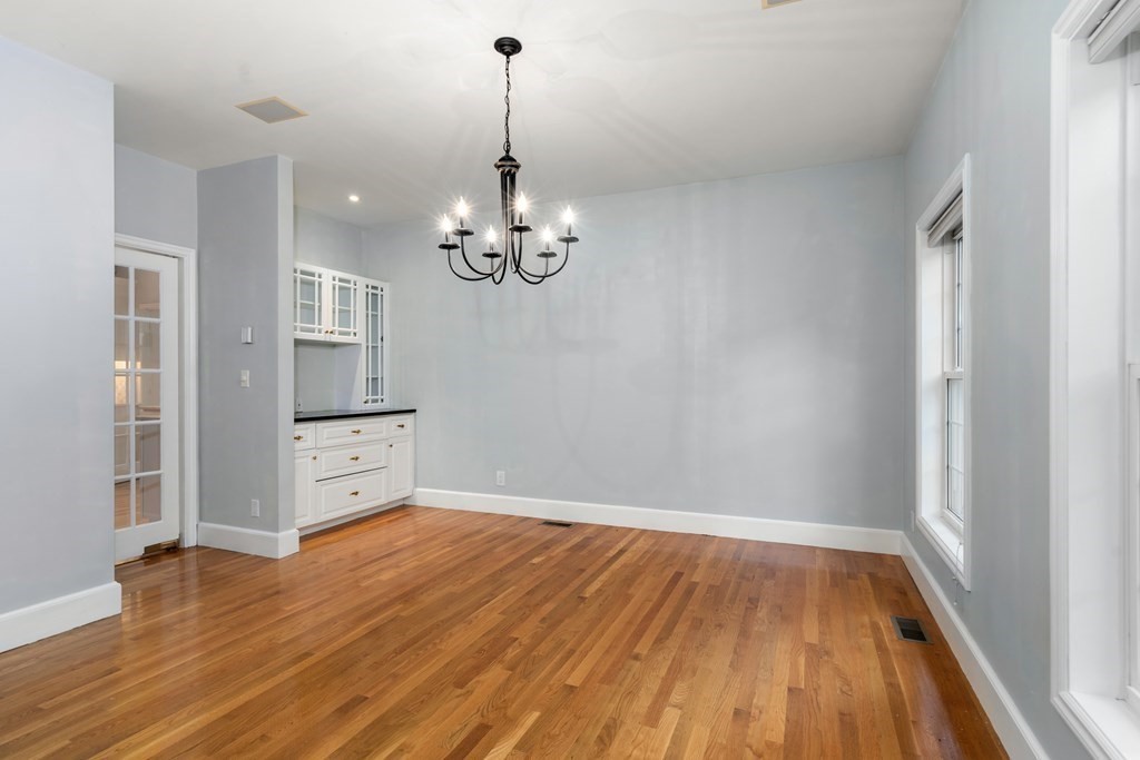 67 Smith Street Wellesley, MA 02482 - Photo 9 of 27