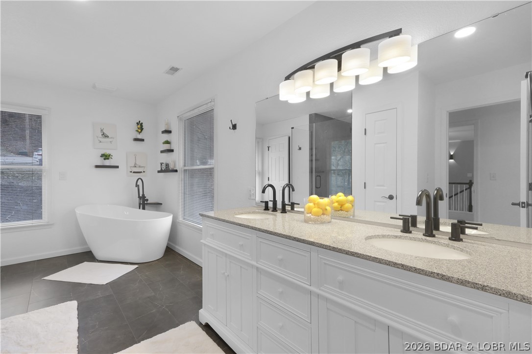 1744 Susan Road Lake Ozark, MO 65049 - Photo 30 of 79