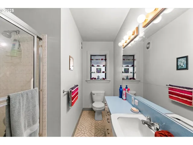 $620,000 | 1202 21st Avenue, Longview, WA 98632