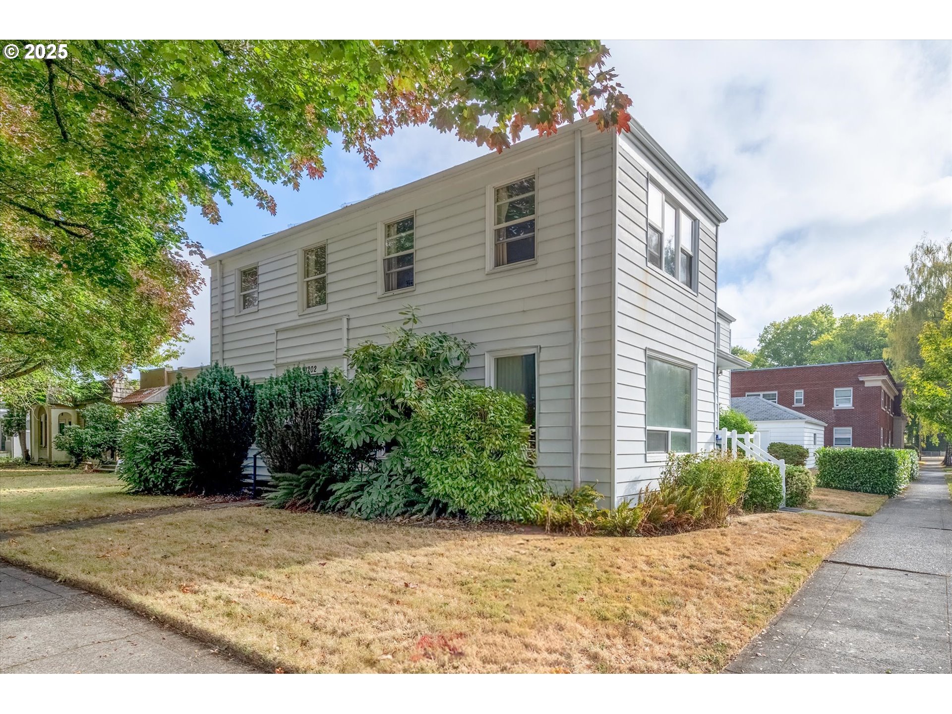 1202 21st Avenue Longview, WA 98632 - Photo 2 of 36