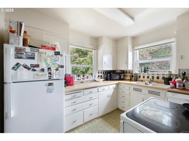 $620,000 | 1202 21st Avenue, Longview, WA 98632