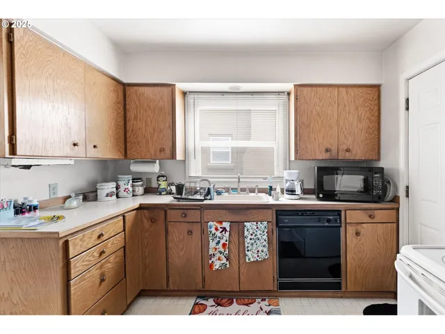 $620,000 | 1202 21st Avenue, Longview, WA 98632