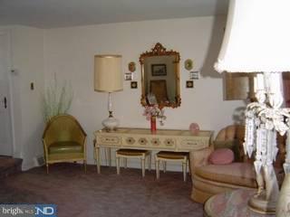 7 East Manoa Road Havertown, PA 19083 - Photo 2 of 6