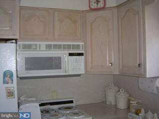 7 East Manoa Road Havertown, PA 19083 - Photo 3 of 6