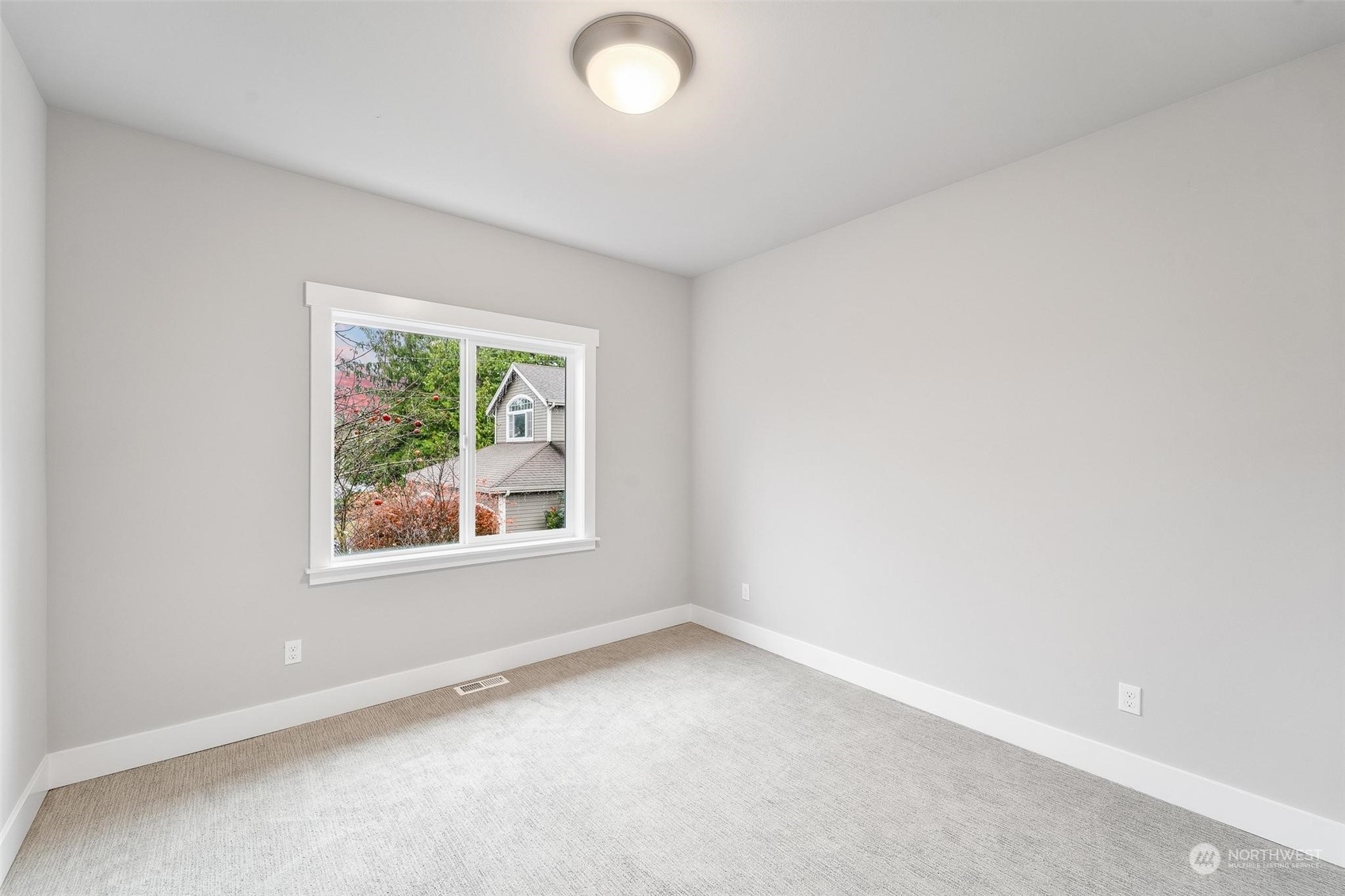 22004 Brier Road Brier, WA 98036 - Photo 22 of 39 Gallery Image 22