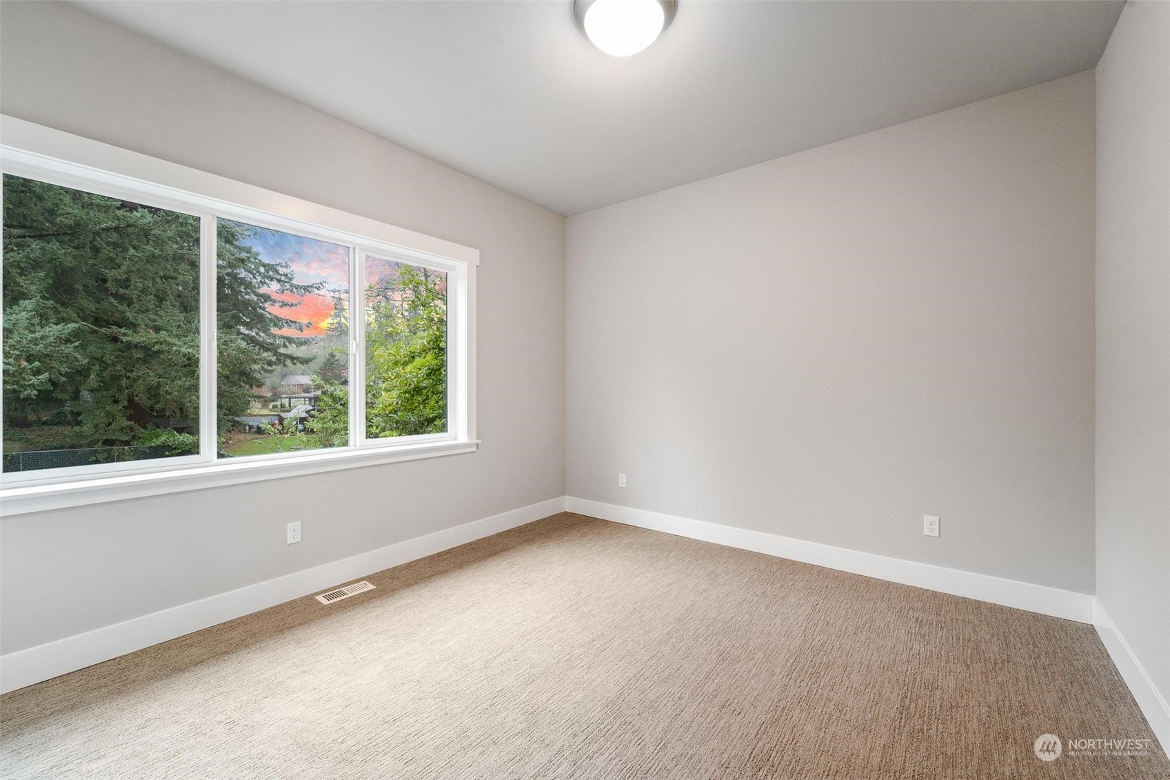 22004 Brier Road Brier, WA 98036 - Photo 32 of 39 Gallery Image 32