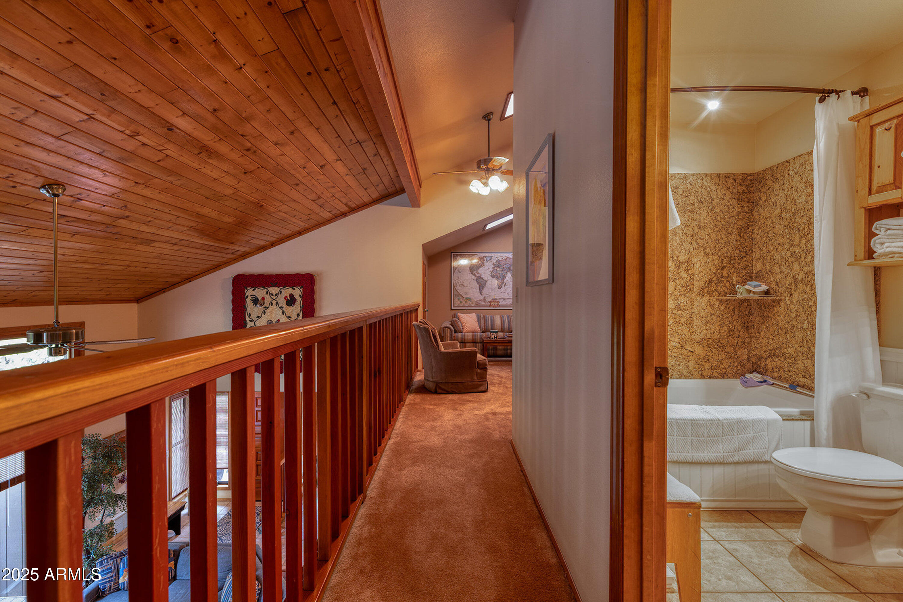 2788 Oak Circle Pinetop, AZ 85935 - Photo 24 of 39 Hallway / Loft