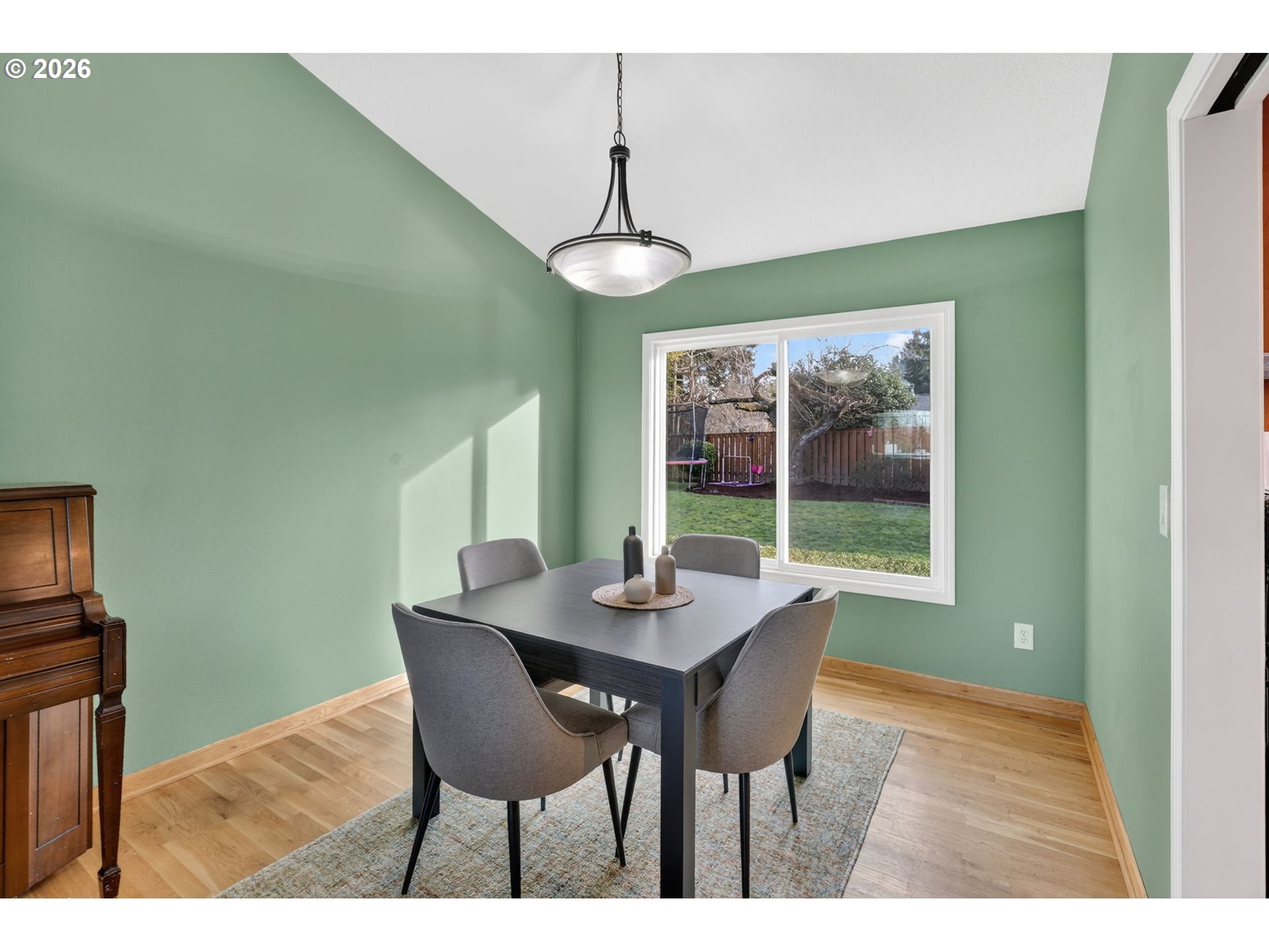 10964 Southwest 118th Court Tigard, OR 97223 - Photo 6 of 47