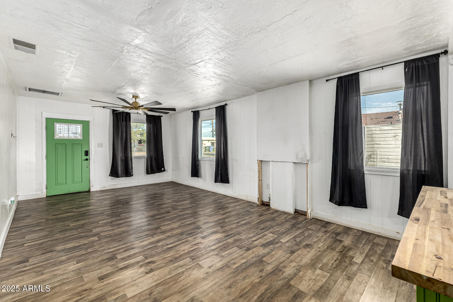 2811 West Pima Street Phoenix, AZ 85009 - Photo 4 of 24