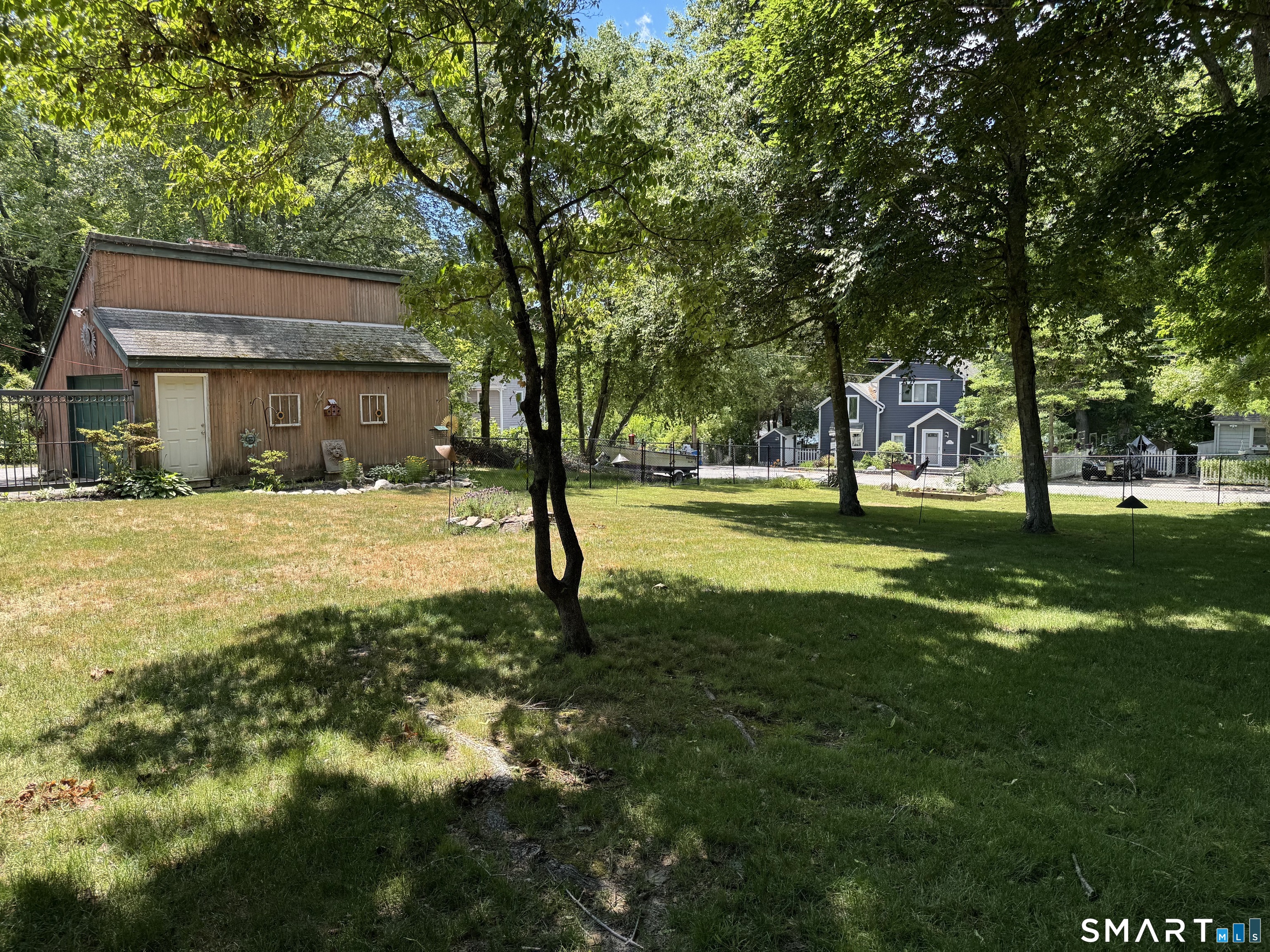 81 Oswegatchie Road Waterford, CT 06385 - Photo 6 of 36