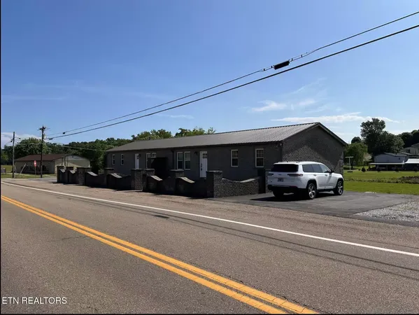 $650,000 | 1065 Valley Home Road, Dandridge, TN 37725