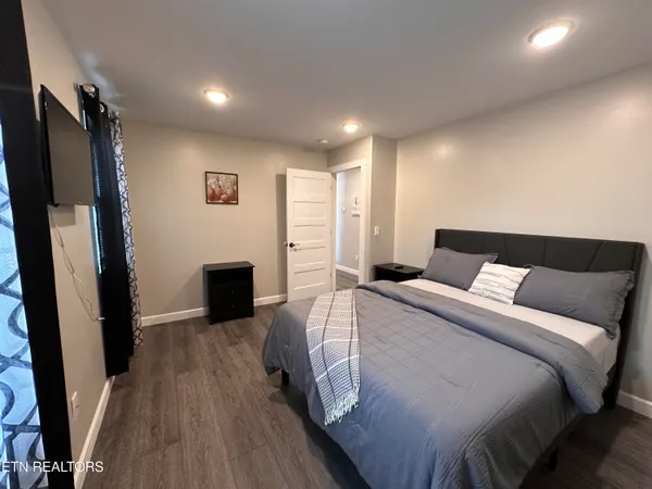 $650,000 | 1065 Valley Home Road, Dandridge, TN 37725