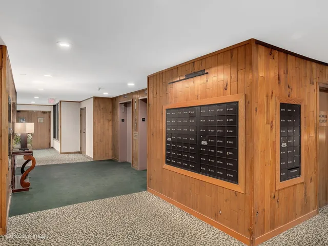 $544,900 | 1401 Burr Oak Road, Unit 114B, Hinsdale, IL 60521