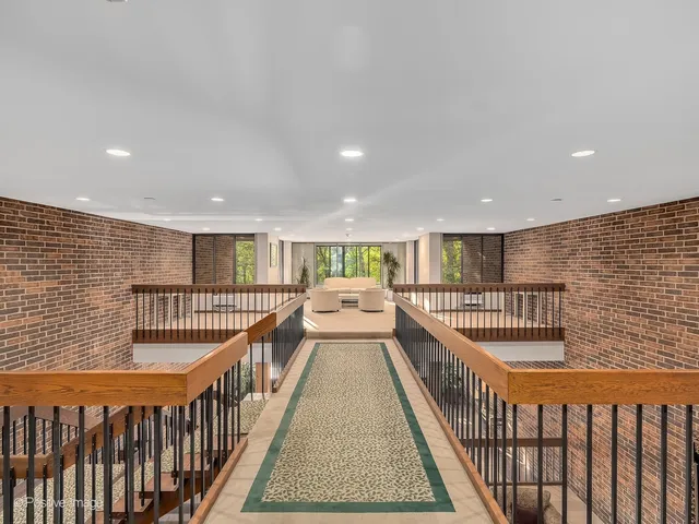 $544,900 | 1401 Burr Oak Road, Unit 114B, Hinsdale, IL 60521