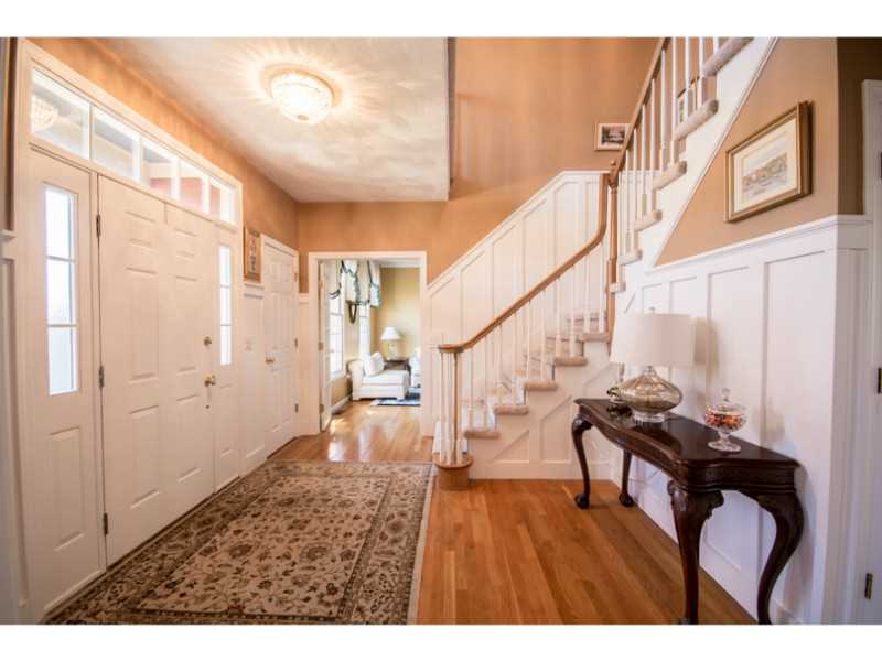 298 Wickham Road North Kingstown, RI 02852 - Photo 3 of 25 Entry.