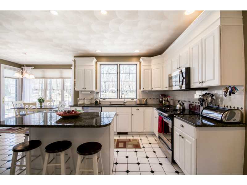 298 Wickham Road North Kingstown, RI 02852 - Photo 8 of 25 Kitchen.