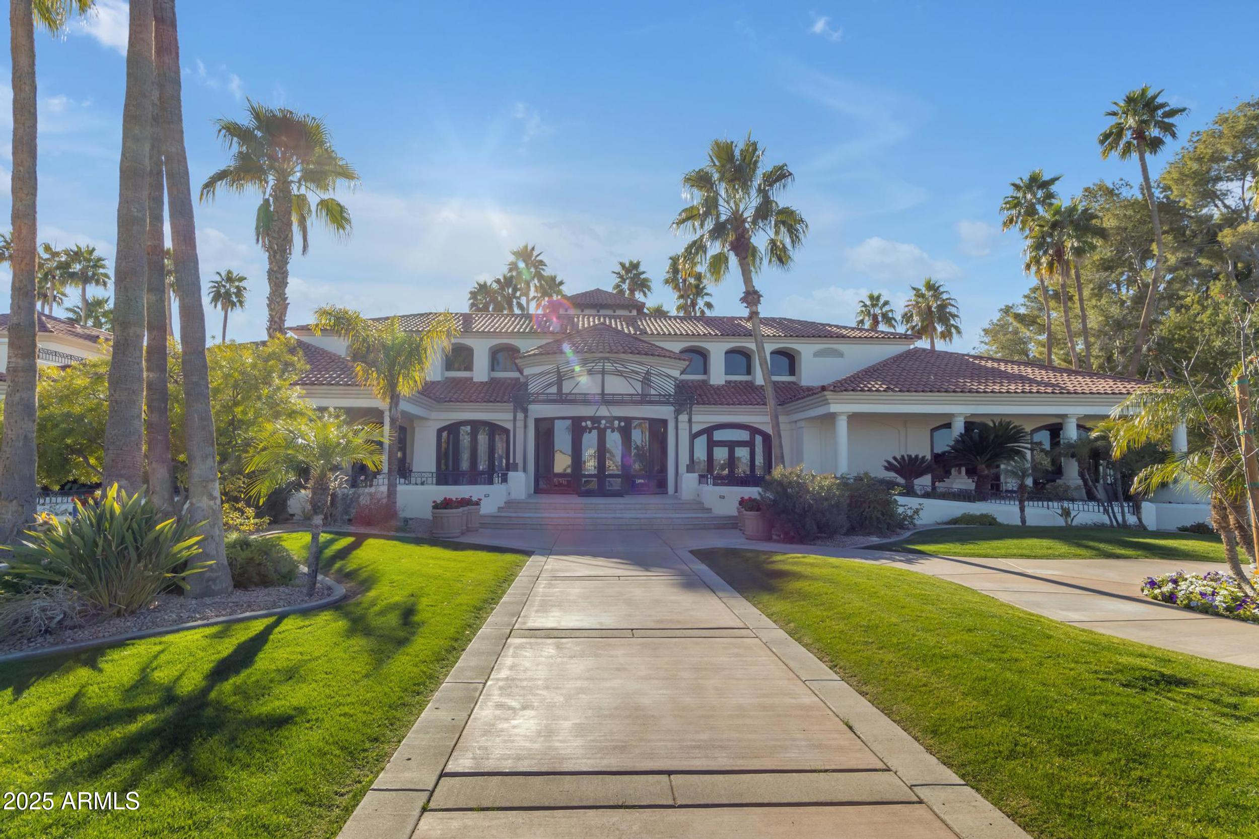 1333 North Cliffside Drive Gilbert, AZ 85234 - Photo 78 of 100 a view of a house with a swimming pool