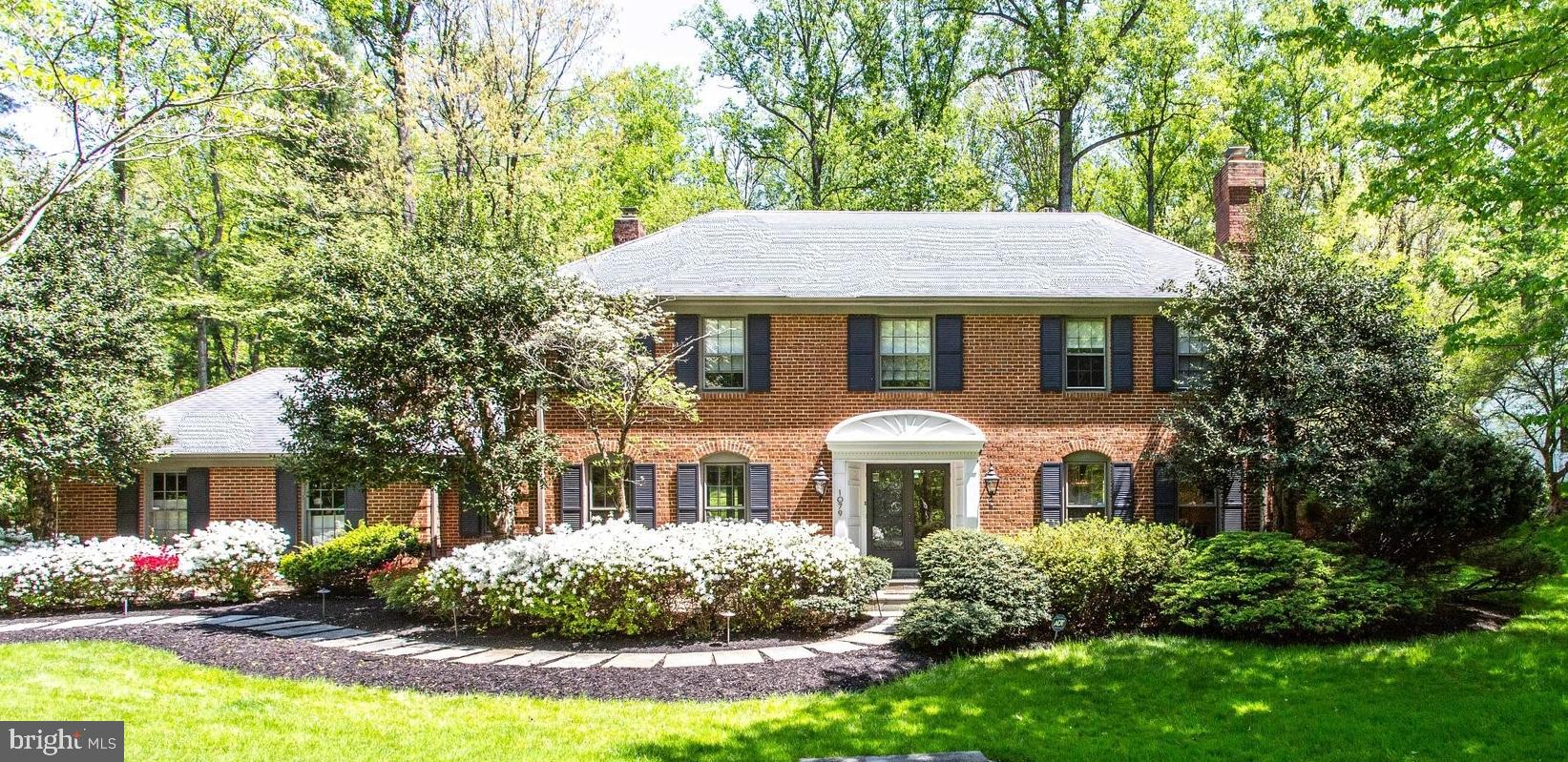 1079 Old Cedar Road McLean, VA 22102 - Photo 2 of 38 Lovely Cedars of McLean