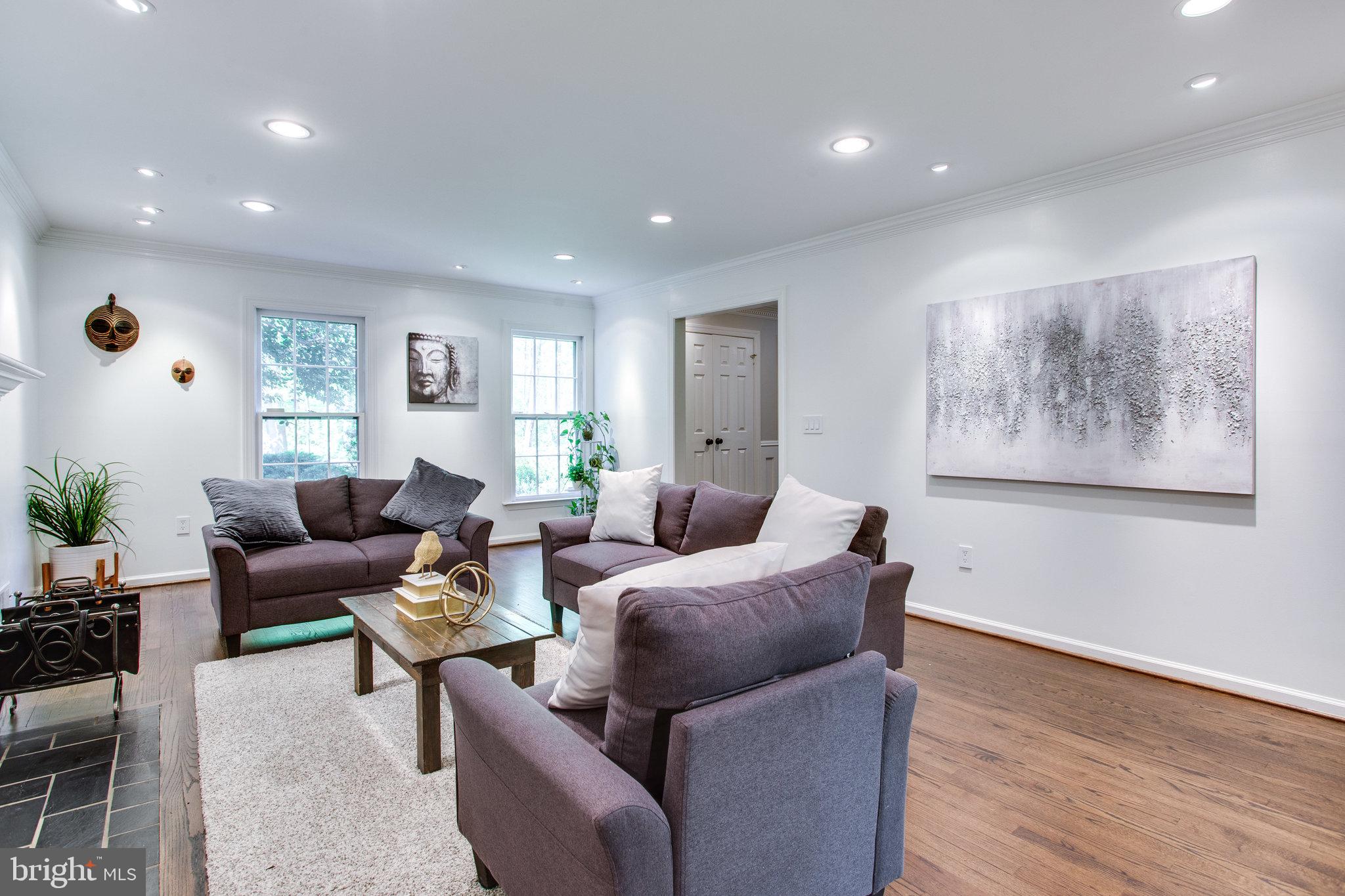 1079 Old Cedar Road McLean, VA 22102 - Photo 7 of 38 Recessed lights through-out