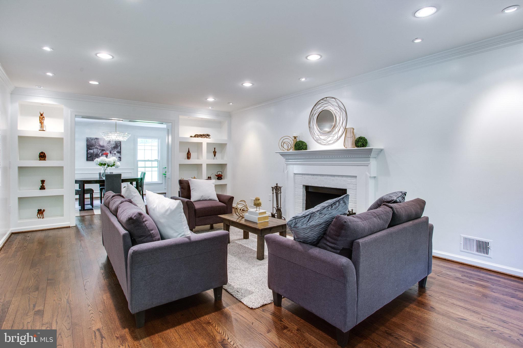 1079 Old Cedar Road McLean, VA 22102 - Photo 9 of 38 built-ins