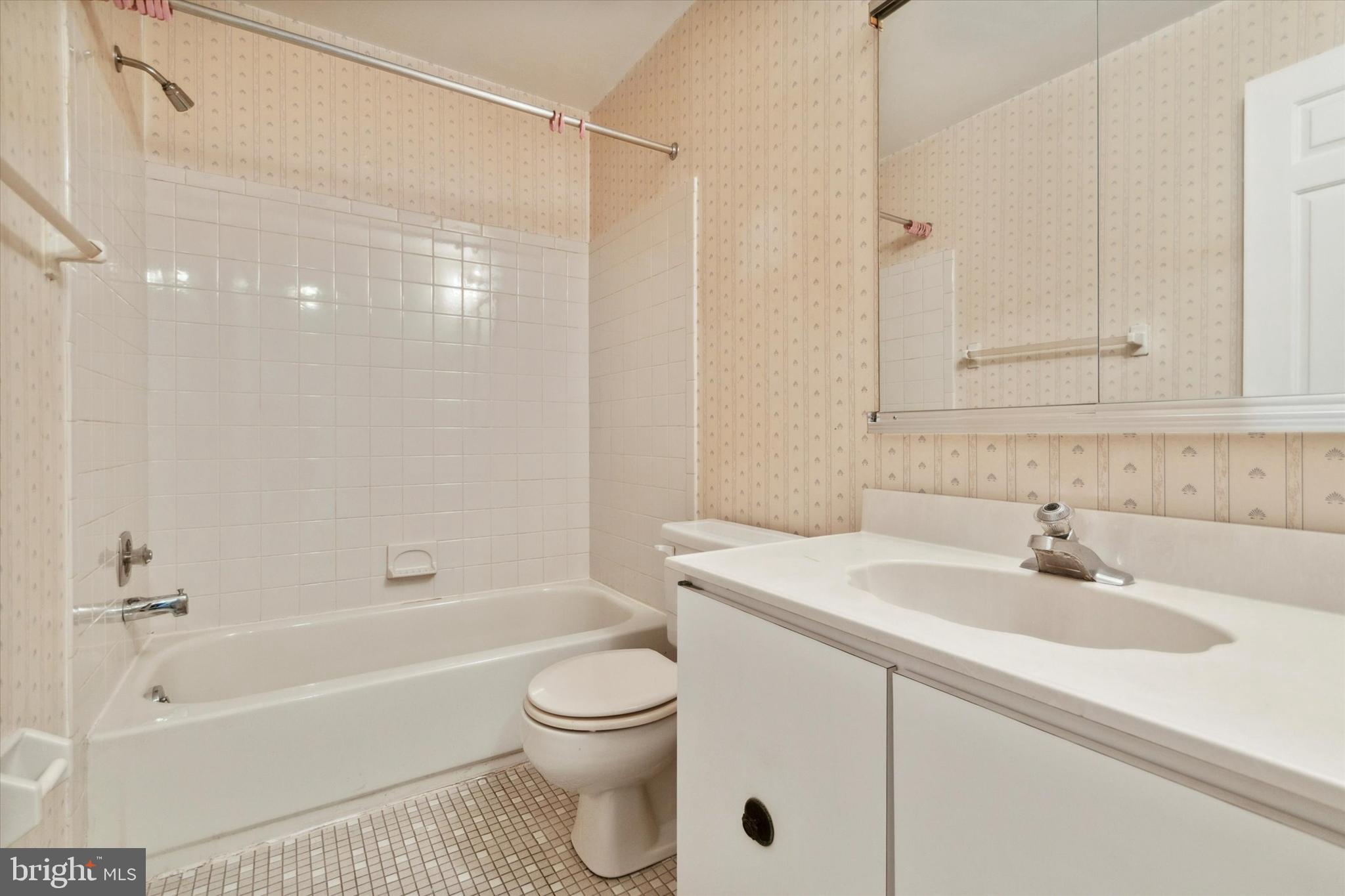 50 Rittenhouse Court, Unit 204 Chesterbrook, PA 19087 - Photo 14 of 15