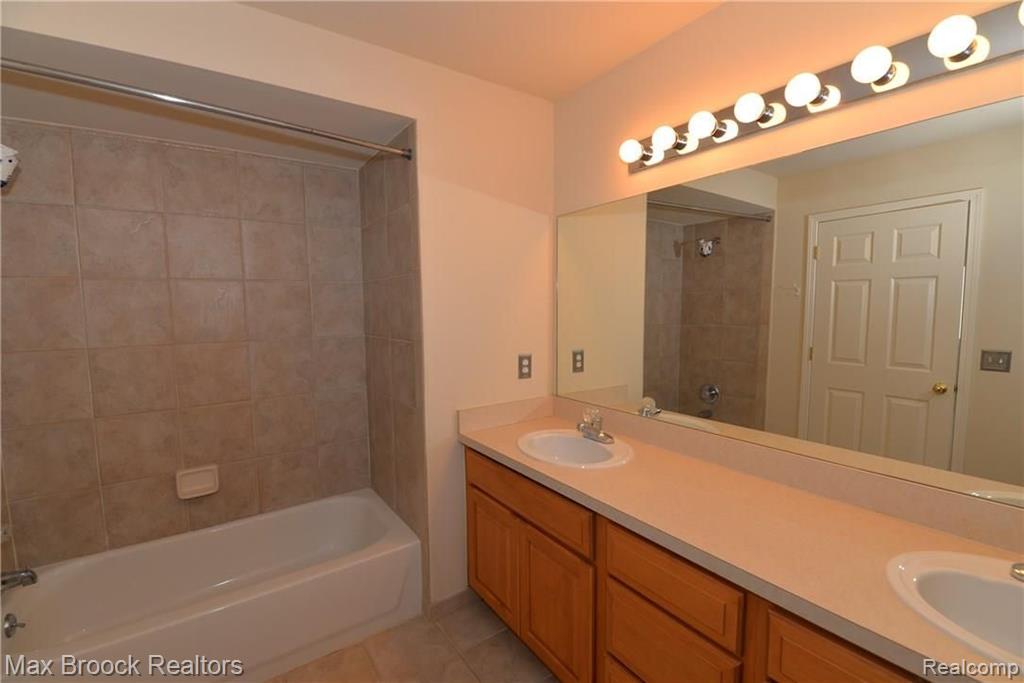 2407 Jackson Drive Rochester Hills, MI 48309 - Photo 38 of 56
