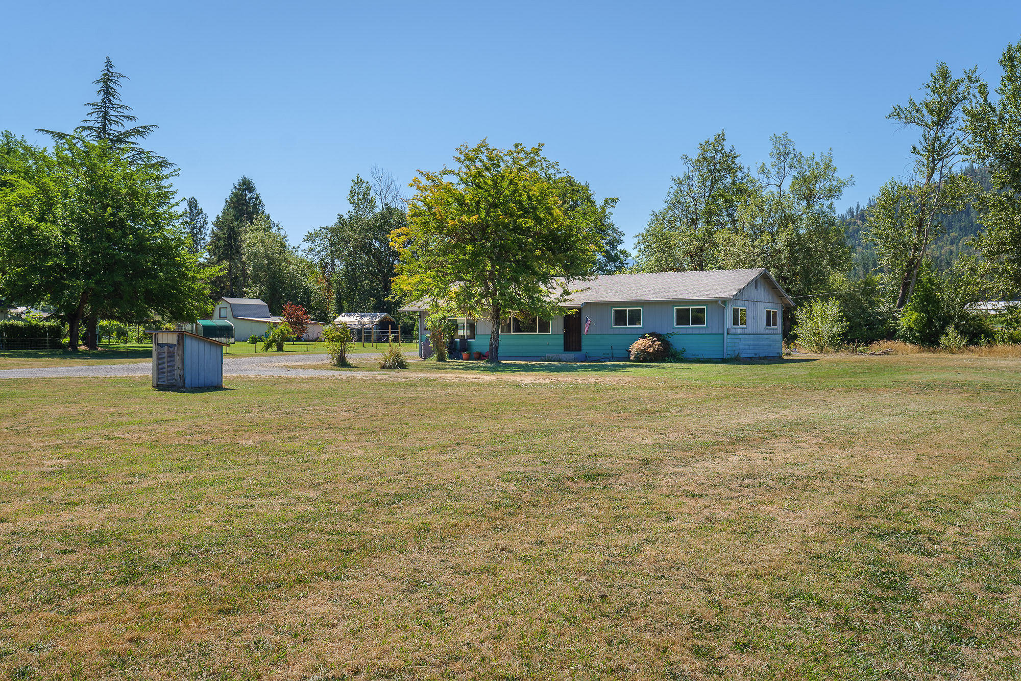 4165 Jerome Prairie Road Grants Pass, OR 97527 - Photo 18 of 19 4165JeromePrairieRd-028