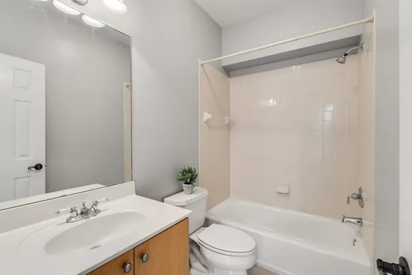 $3,500 | 331 Carpenter Drive Northeast, Unit 8, Sandy Springs, GA 30328