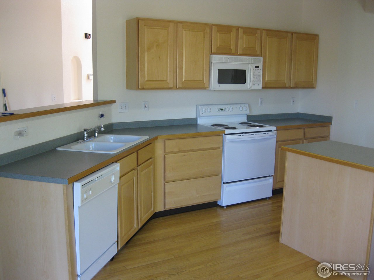 649 Rider Ridge Road Longmont, CO 80504 - Photo 3 of 17 Kitchen