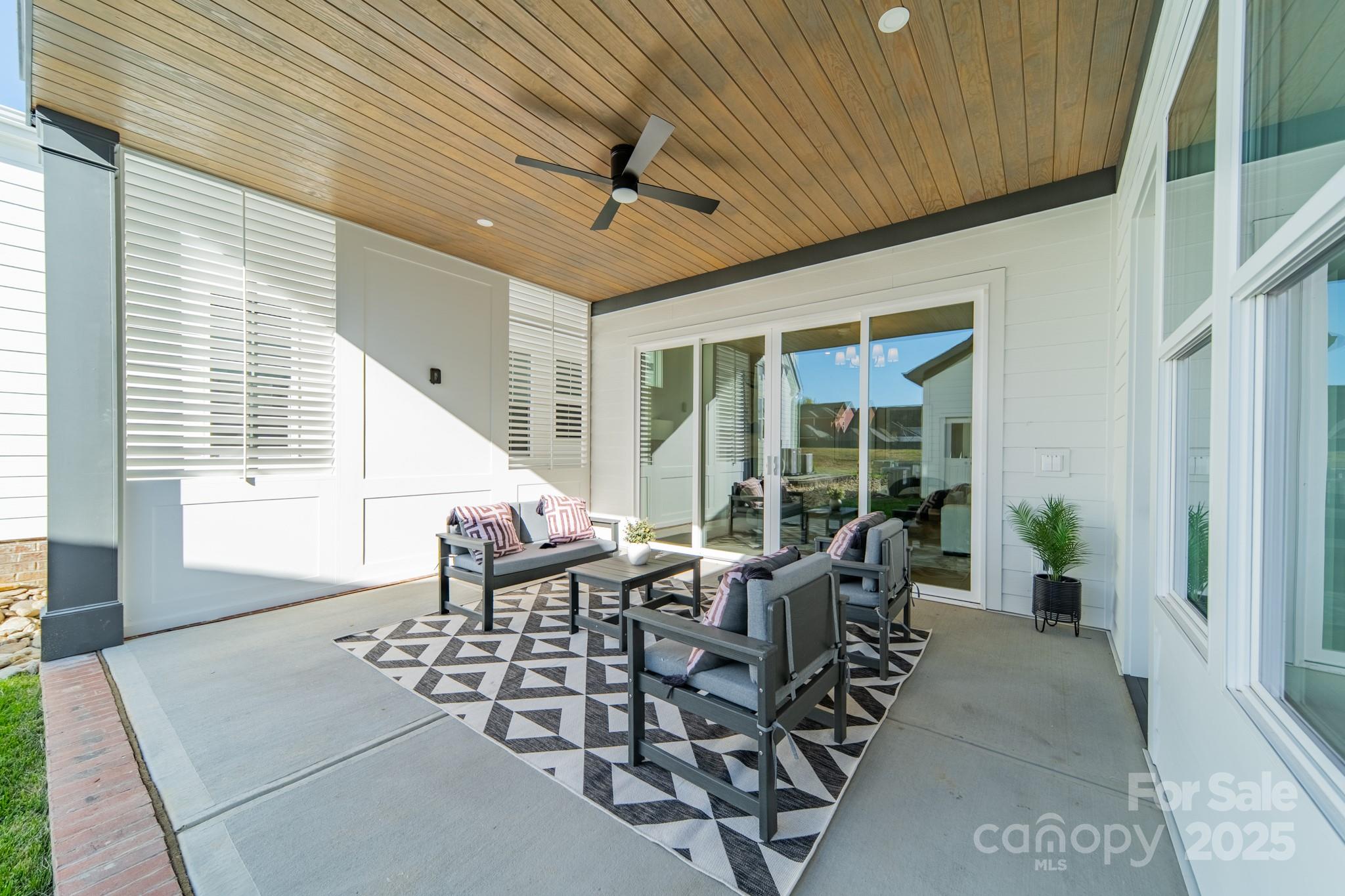 19032 Newburg Hill Road, Unit 23 Davidson, NC 28036 - Photo 13 of 39 a outdoor space with furniture