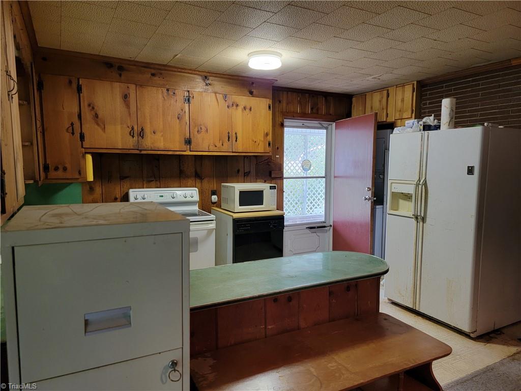 744 Stokesburg Road Walnut Cove, NC 27052 - Photo 11 of 41 Kitchen