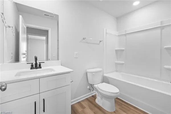 $2,160 | 1096 University Drive, Unit C1, Burlington, NC 27215
