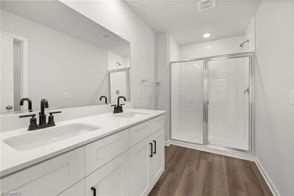 $2,160 | 1096 University Drive, Unit C1, Burlington, NC 27215