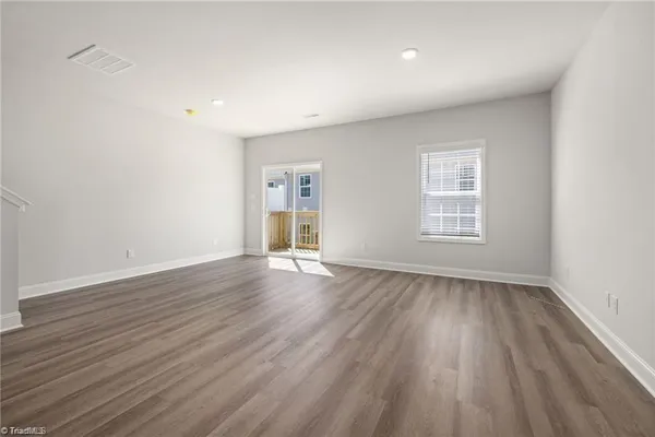 $2,160 | 1096 University Drive, Unit C1, Burlington, NC 27215