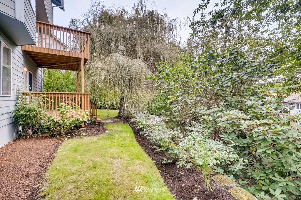 16648 Sylvester Road Southwest Burien, WA 98166 - Photo 34 of 36 a view of a backyard with pathway