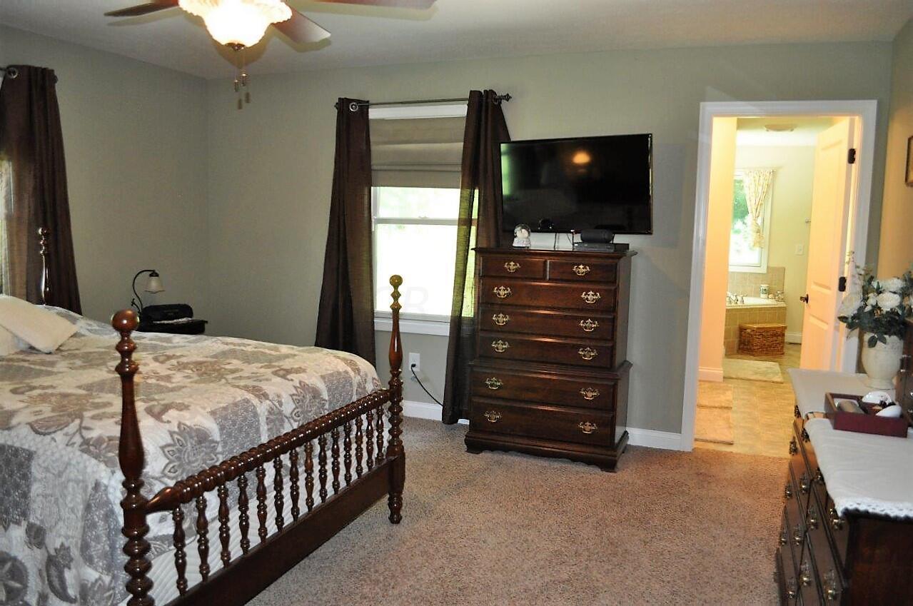 6896 Crumley Road Southwest Lancaster, OH 43130 - Photo 38 of 83 1st FL Owner Suite - 6896 Crumley Road SW, Lancaster, OH 43130