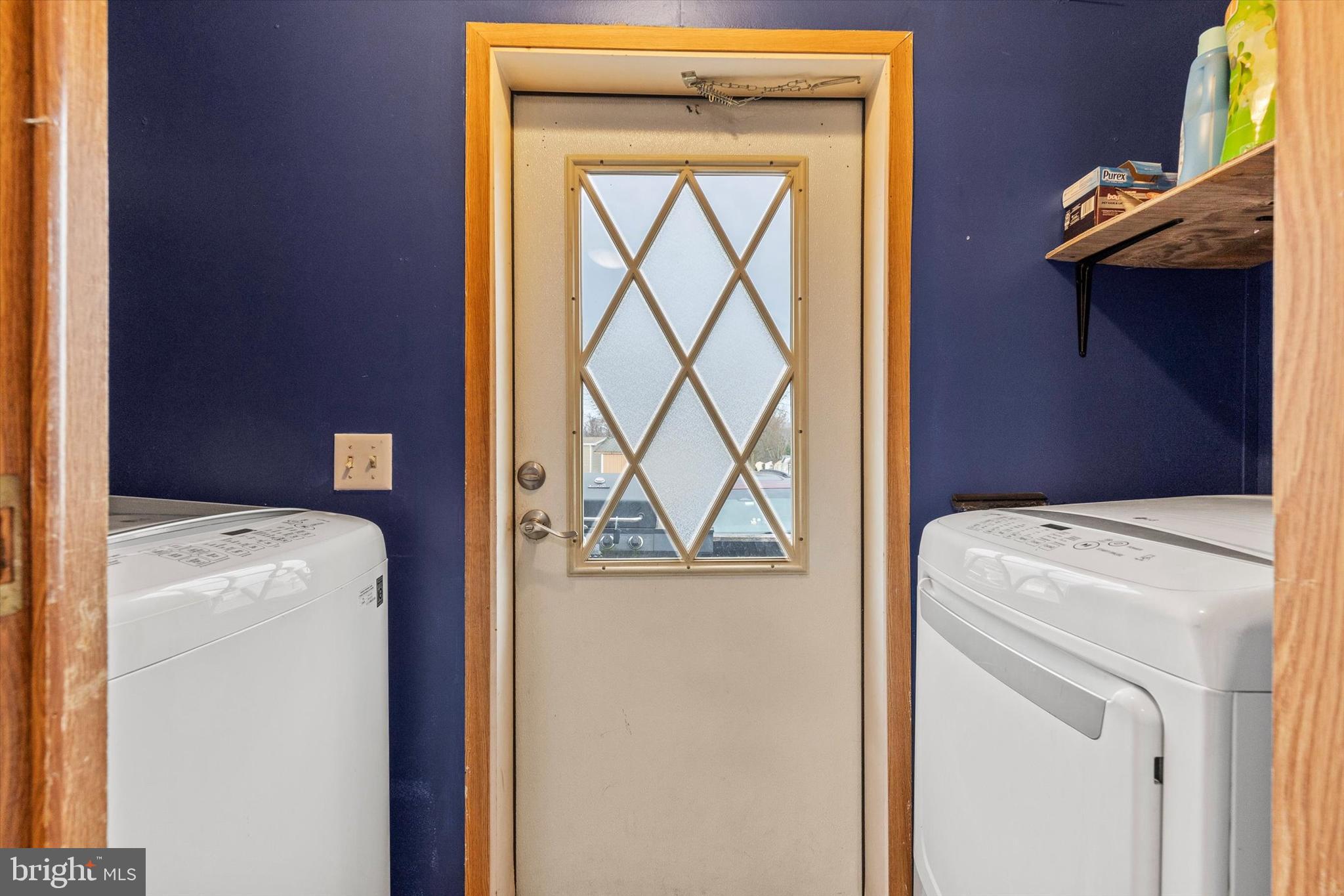 14 Junction Road Millersburg, PA 17061 - Photo 11 of 23 a utility room with dryer and washer