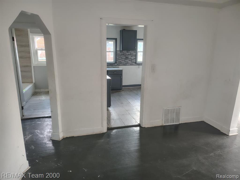 8860 Appoline Street Detroit, MI 48228 - Photo 19 of 45