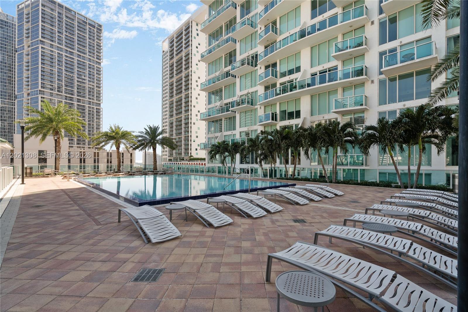 41 Southeast 5th Street, Unit 1609 Miami, FL 33131 - Photo 40 of 41