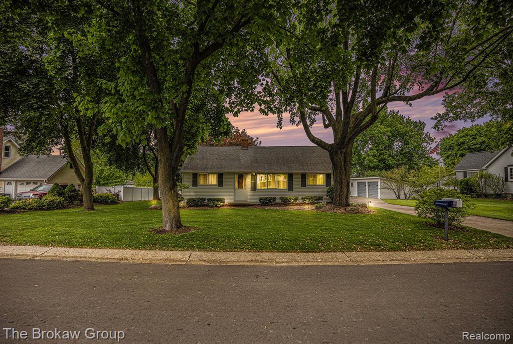 2724 Harrison Avenue Rochester Hills, MI 48307 - Photo 1 of 20