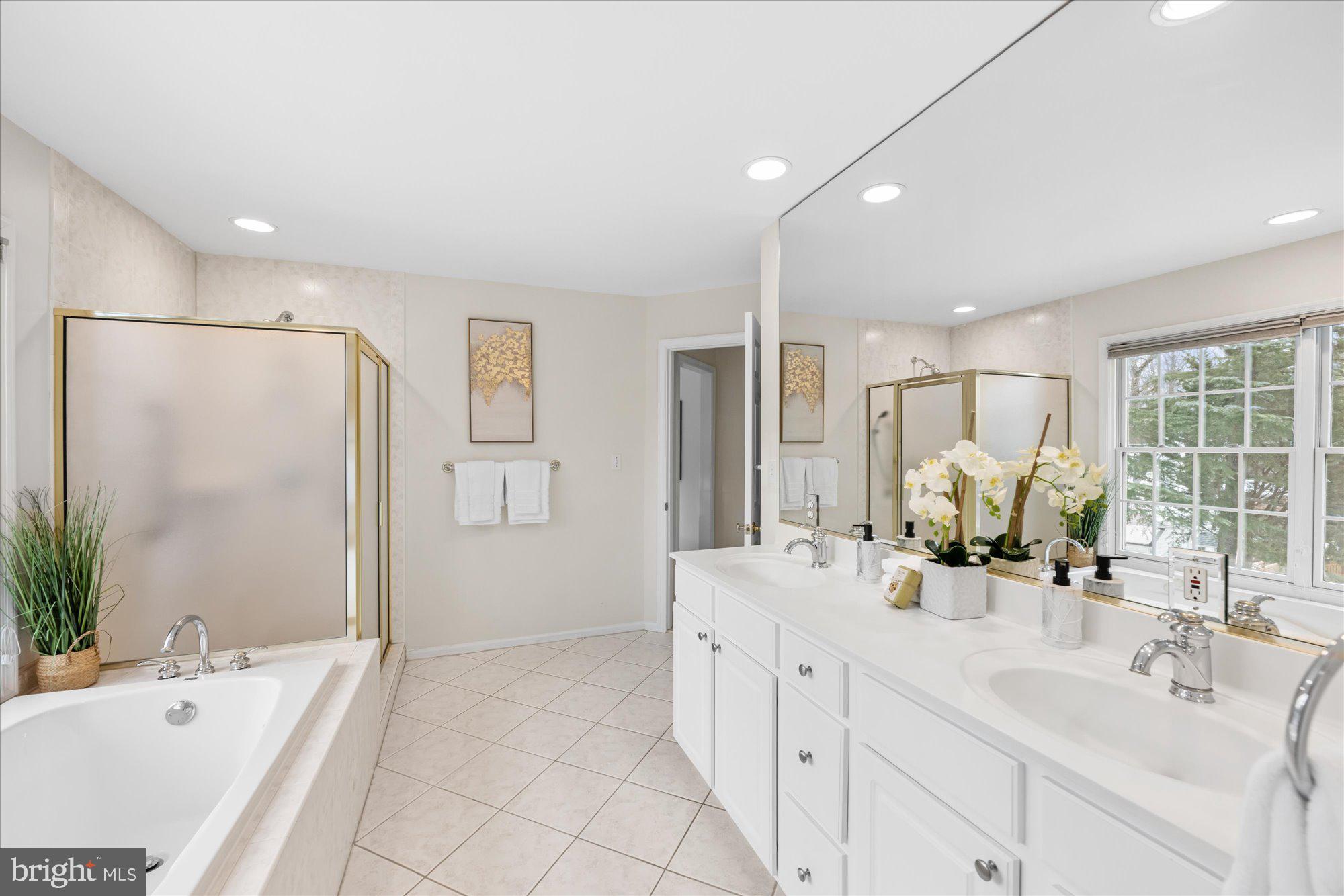 7838 Aberdeen Road Bethesda, MD 20814 - Photo 22 of 29 Primary Spa Bath