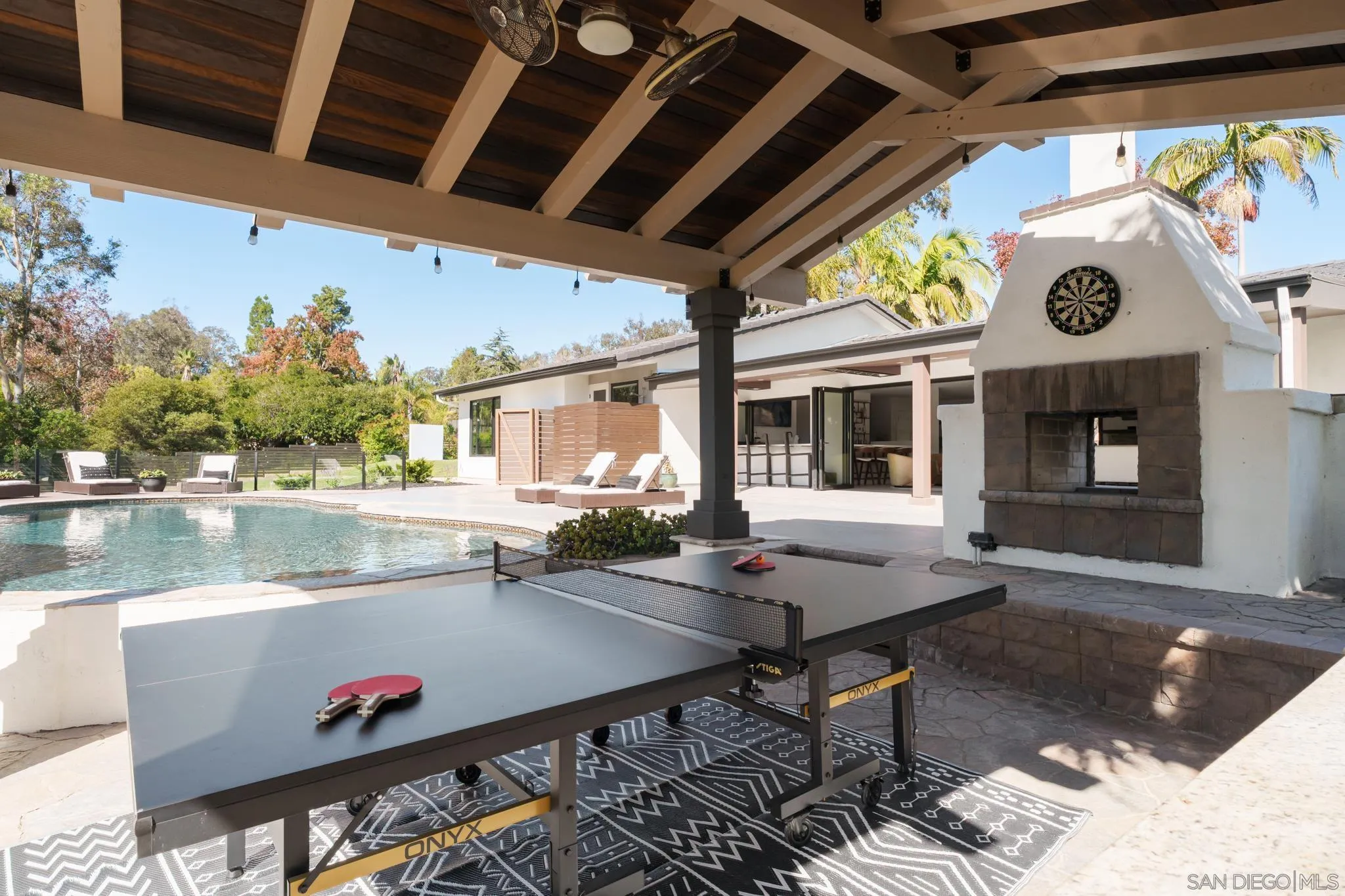 15102 Sun Valley Lane Del Mar, CA 92014 - Photo 13 of 45 a outdoor space with lots of tables and chairs