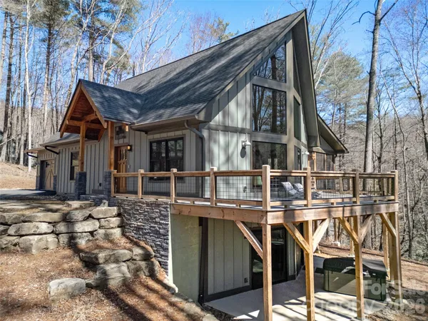 $850,000 | 70 Unvdatlvi Court, Brevard, NC 28712