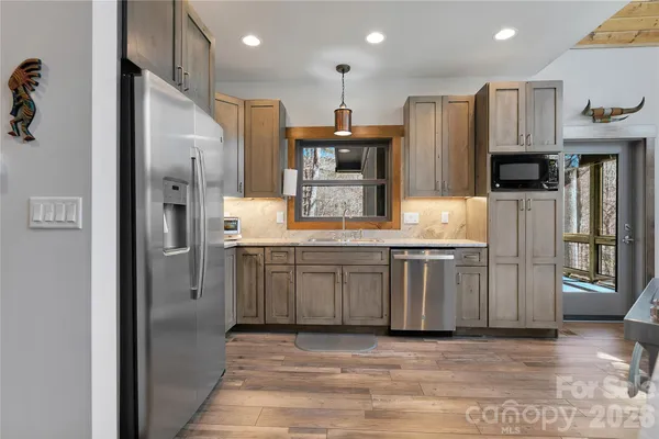 $850,000 | 70 Unvdatlvi Court, Brevard, NC 28712