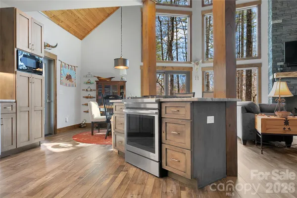 $850,000 | 70 Unvdatlvi Court, Brevard, NC 28712