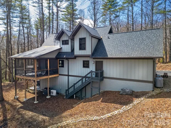 $850,000 | 70 Unvdatlvi Court, Brevard, NC 28712